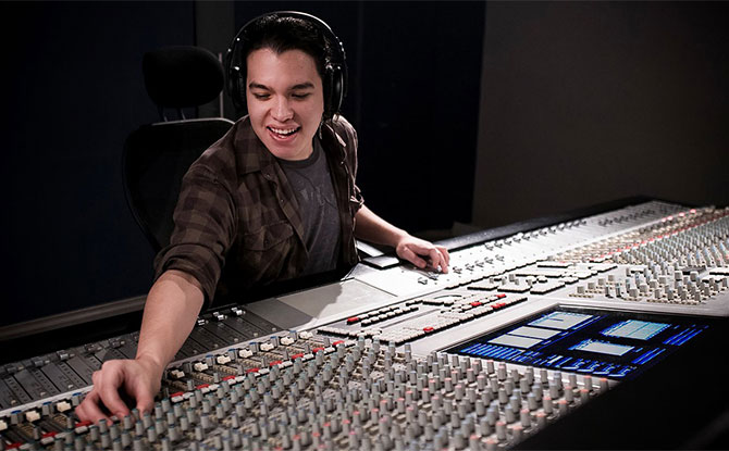 What Does A Studio Audio Engineer Do: 5 Things To Know