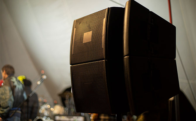 What’s the Difference between Active & Passive Speakers? 3 Essential Things to Know When Buying One